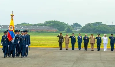 Ceremonia de transmisión de mando en la FAC.