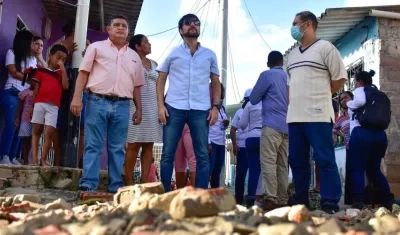 El Alcalde Jaime Pumarejo y el Secretario de Obras, Rafael Lafont, inspeccionando los trabajos.