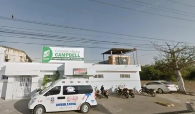 La mujer fue llevada a la Clínica Campbell. 