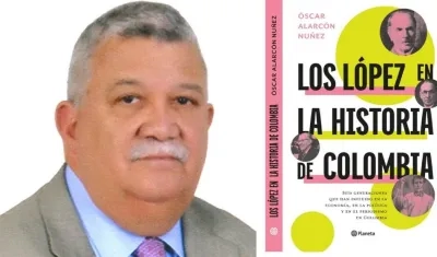 Óscar Alarcón y la carátula del libro.