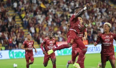 Sergio Mosquera celebra el gol de la clasificación a la final. 