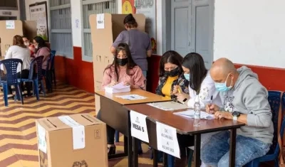 Los jurados esperando al electorado.