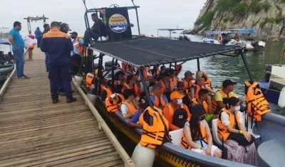 Turistas iniciando el desplazamiento a las playas.