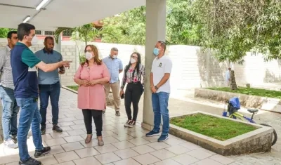 Alcalde en la sede de la universidad para Soledad. 