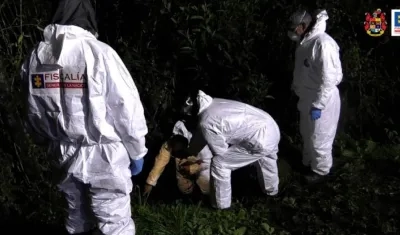 La Fiscalía en levantamiento del cuerpo hallado cerca de Zipaquirá.