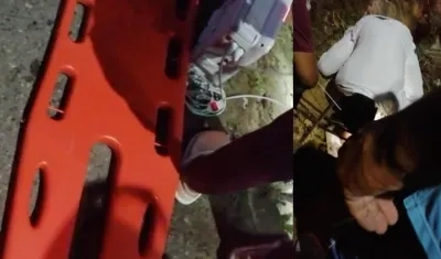 Paramédicos llegaron al lugar del accidente, pero el motociclista murió en el sitio. 