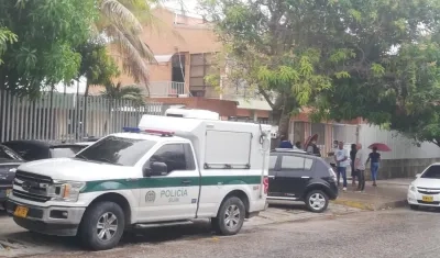 El cuerpo del hombre asesinado fue llevado a Medicina Legal. 