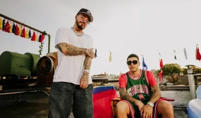 J Balvin junto a Ryan Castro en la grabación de ‘nivel de perreo’. 