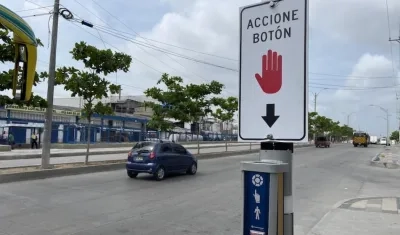 El nuevo semáforo peatonal en la calle 30 con carrera 21B.
