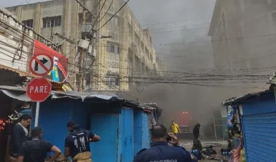 Emergencia por incendio en el Centro de Barranquilla.