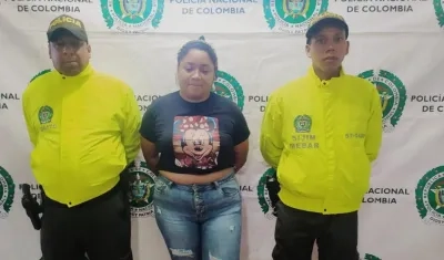 Capturada por hurto electrónico. 