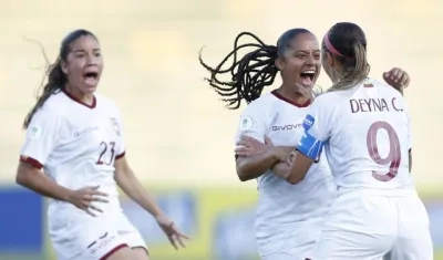 Venezuela celebra el gol.