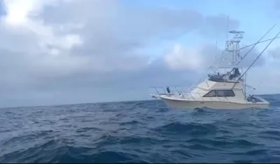 El yate rescatado por la Armada Nacional.