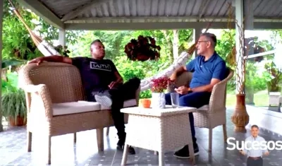 El cantautor Omar Geles con el periodista Jorge Cura Amar.