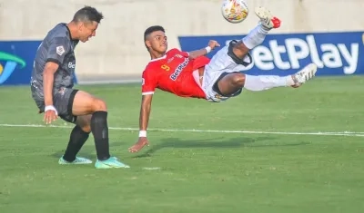 Ricardo Caraballo anotó con esta sensacional jugada. 