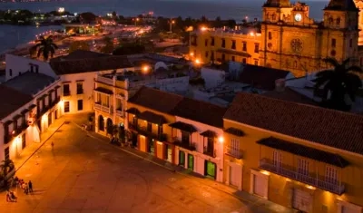 La pareja fue sorprendida teniendo relaciones en el balcón de un hotel en el centro histórico.