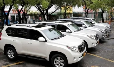 Camionetas blindadas de la Unidad Nacional de Protección