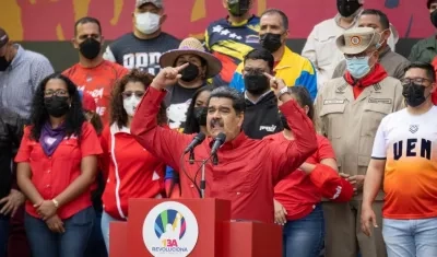El presidente Maduro tras firmar la Ley Orgánica de las Zonas Económicas Especiales.