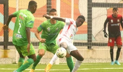 Acción del partido entre Atlántico y Caldas. 