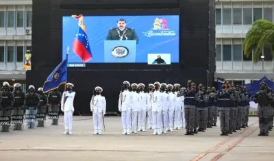 El Presidente Nicolás Maduro transmitiendo el mensaje a la Armada Bolivariana.