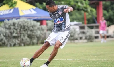 Carlos Bacca, delantero porteño. 