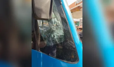 Lugar donde fue impactado el proyectil en el bus. 