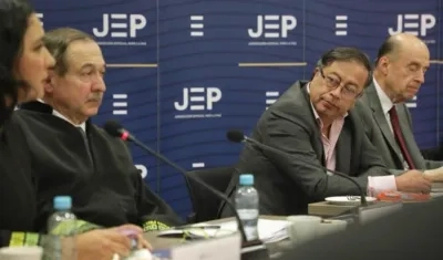 El presidente electo Gustavo Petro en la visita que hizo a la JEP: