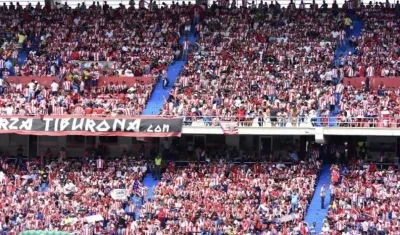 Hinchas de Junior en las tribunas del estadio. 