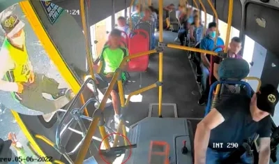 Momento del ataque al conductor de Transmecar.