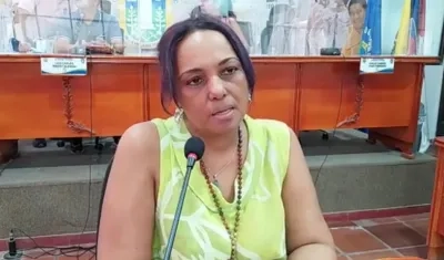 La Secretaria General de la Alcaldía de Soledad Amalfi Gaviria, sustentando el proyecto en el Concejo.