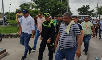 Coronel Jorge Urquijo, reunido con los conductores de bus.