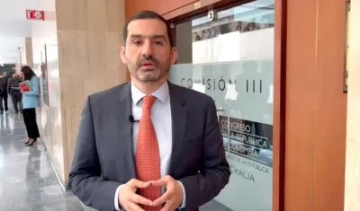 Juan Carlos Gómez, Jefe Oficina de Servicios Públicos.