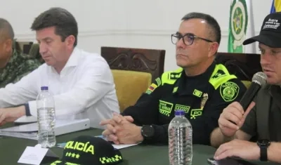 El coronel Carlos Correa junto al Ministro de Defensa, Diego Molano, y el Gobernador de Sucre, Héctor Olimpo Hernández, en el consejo de seguridad del pasado 28 de julio.