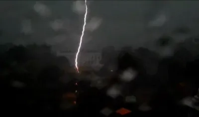 Impacto de rayo cerca de la Casa Blanca