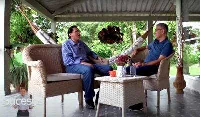 El periodista Jorge Cura con el compositor Luis Egurrola.