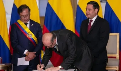 Posesión del Canciller Álvaro Leyva.