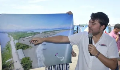El Alcalde Jaime Pumarejo, en la socialización del Río-Bus.