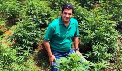 Jorge Iván Ospina, en la foto que compartió en Twitter para anunciar su propuesta.