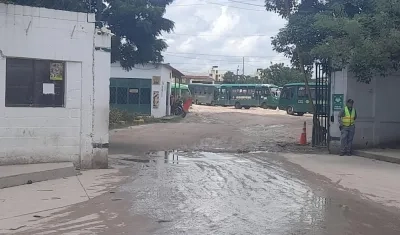 Nevada de los buses de Coolitoral en Soledad.