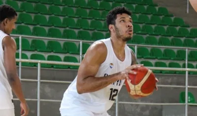 Jaime Echenique, estrella de la Selección Colombia de baloncesto.