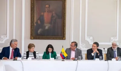 El Presidente con la MinTrabajo y el Consejo de Ministros.