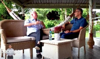 El periodista Jorge Cura con el compositor Julio Oñate.