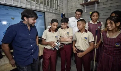 Alcalde Jaime Pumarejo, en la Institución Educativa Comunitaria Metropolitana.