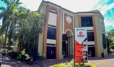 Sede de Comfamiliar Huila EPS.