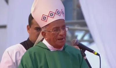 Arzobispo Jorge Enrique Jiménez Carvajal.