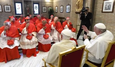 El Papa Francisco con los nuevos cardenales.