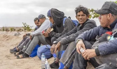 Migrantes venezolanos recorriendo los países andinos.