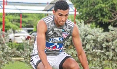 El lateral izquierdo Gabriel Fuentes.