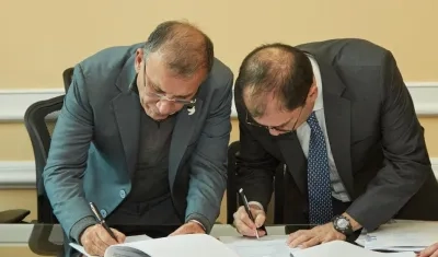 Roy Barreras, presidente del Senado junto a Francisco Barbosa, Fiscal general.