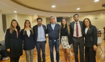 Reunión de congresistas del Pacto Histórico y Centro Democrático.